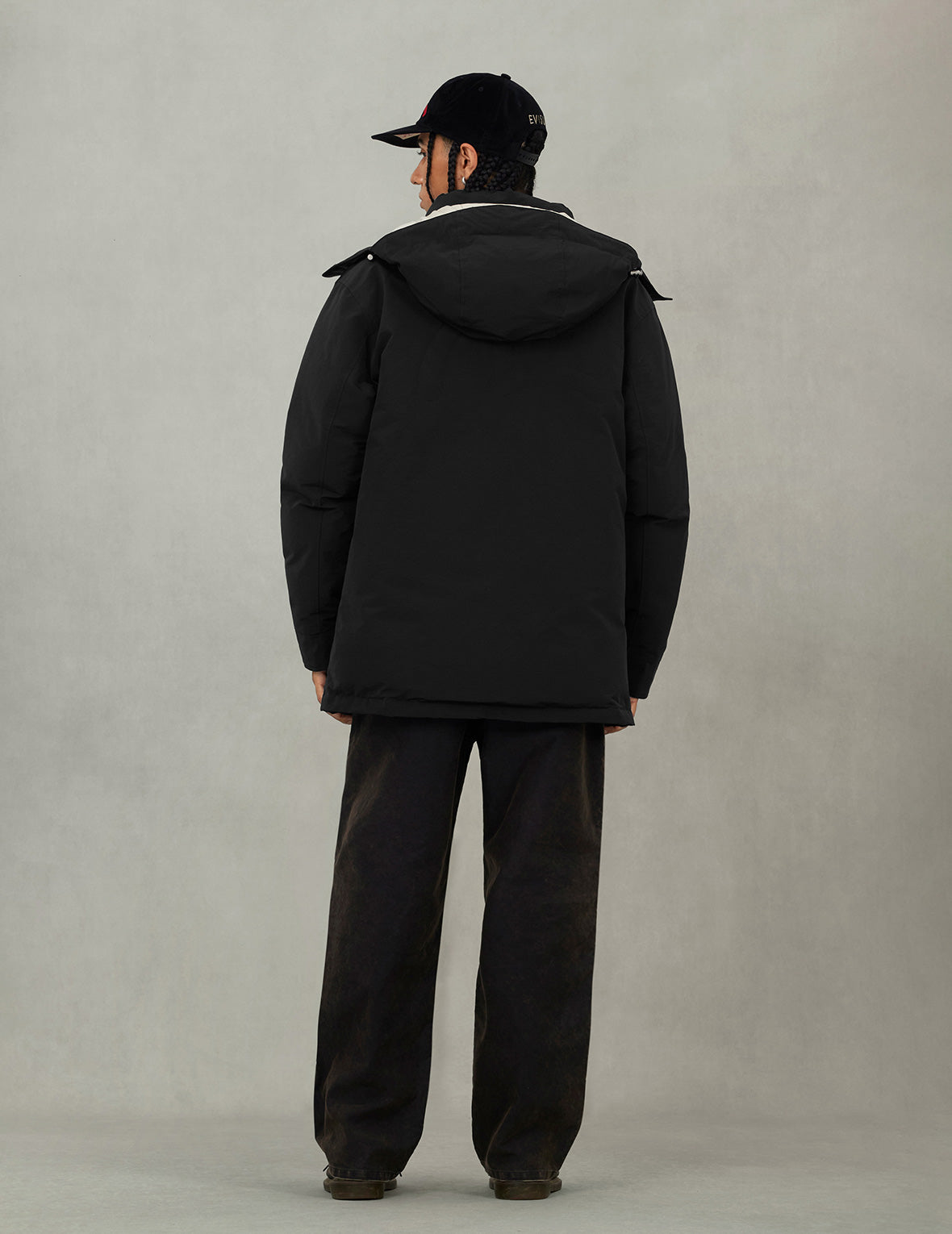 海鷗刺繡常規版型防水羽絨外套