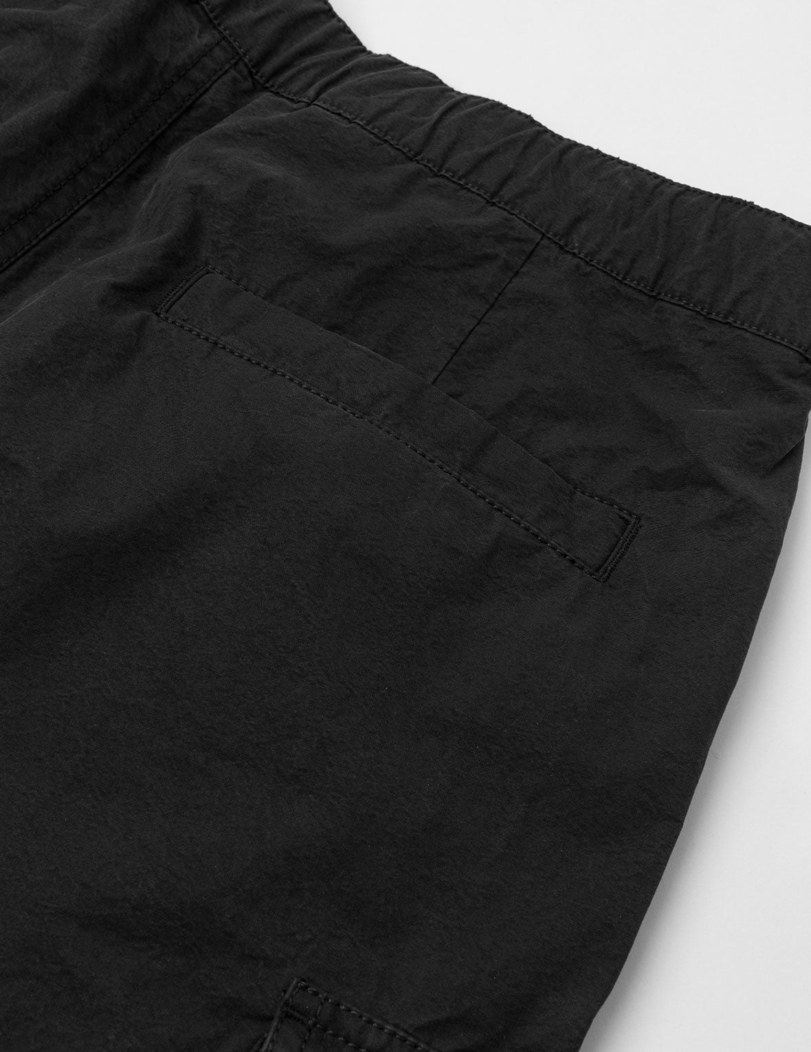 Logo Embroidery and multi-pocketsRelax Fit Cargo Pants