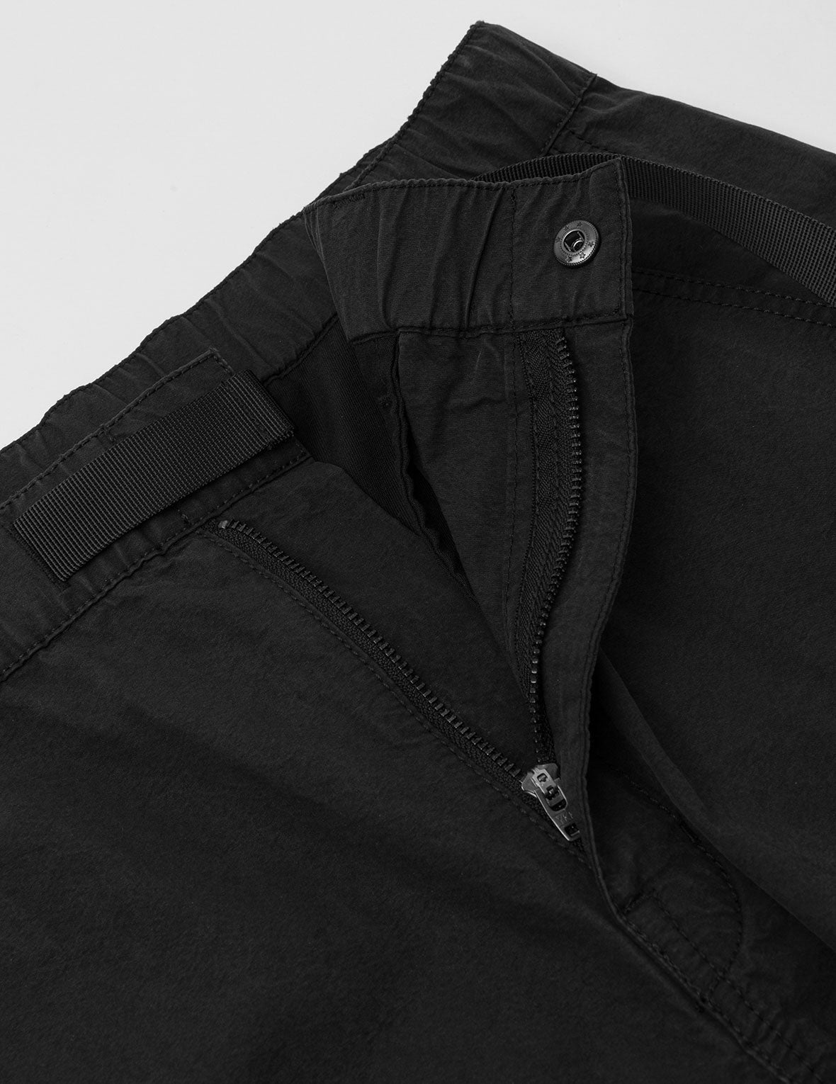 Logo Embroidery and multi-pocketsRelax Fit Cargo Pants