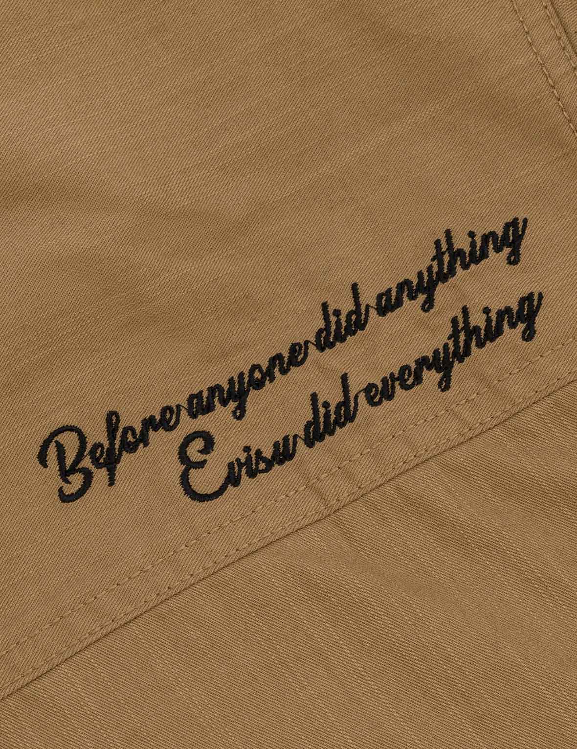 商標刺繡和多口袋寬版休閒長袖襯衫