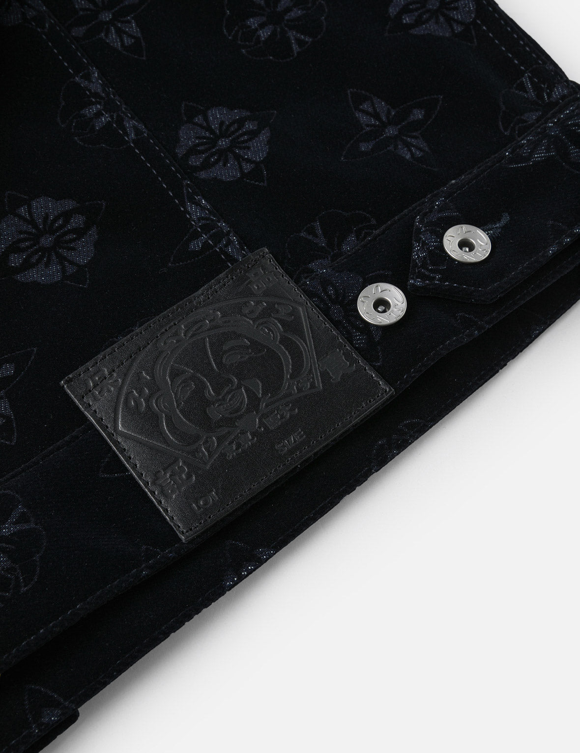 滿地家花植絨印花寬版休閒牛仔外套