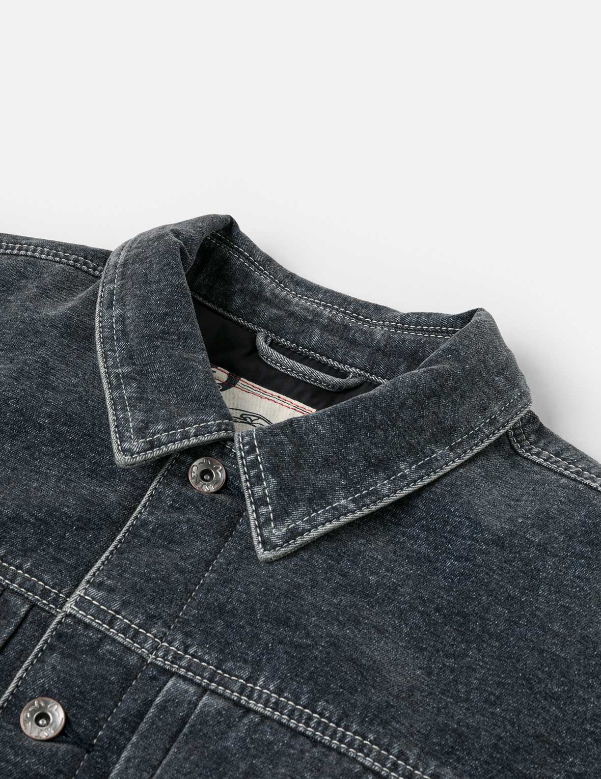 Emboss Rivet Seagull Relax Fit Washed Denim Jacket