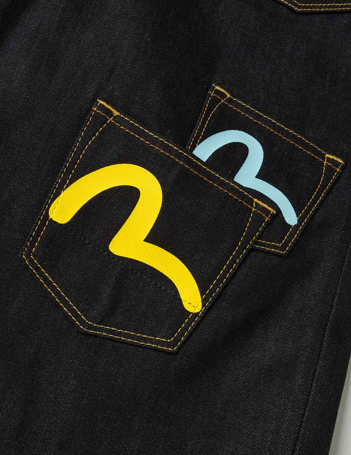 海鷗印花與多口袋時尚版型牛仔短褲