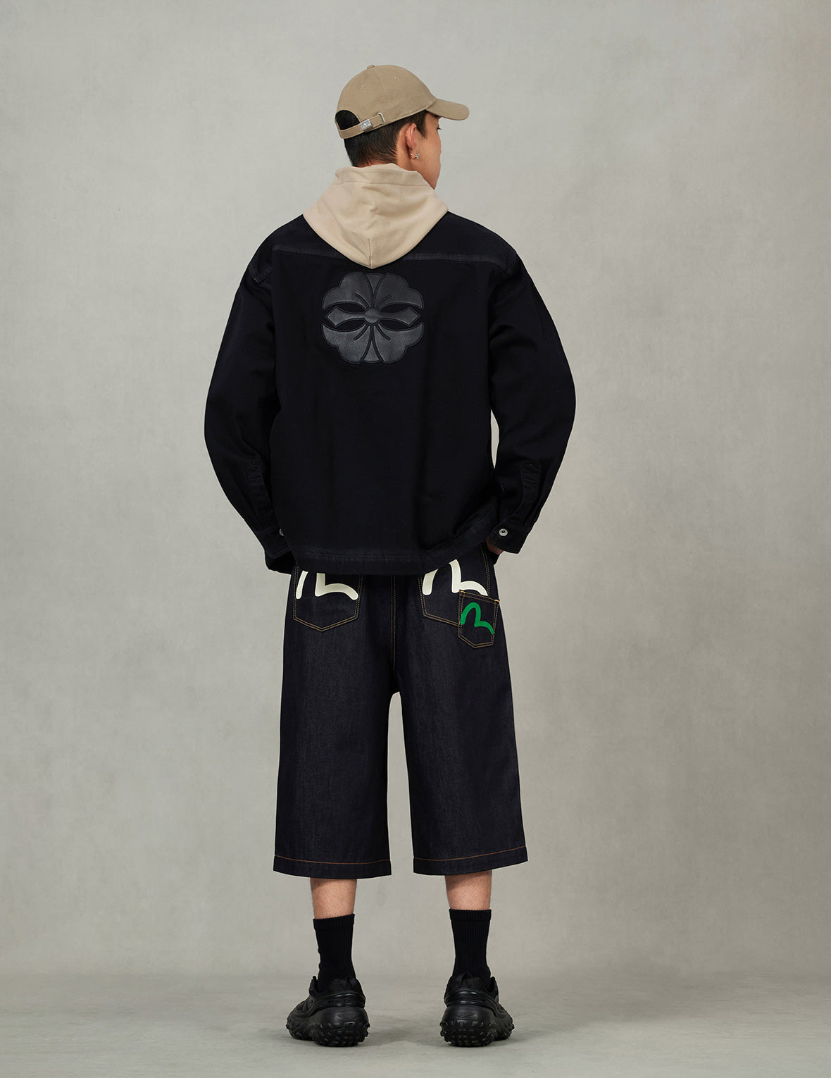 家花和海鷗貼布常規版型牛仔外套襯衣