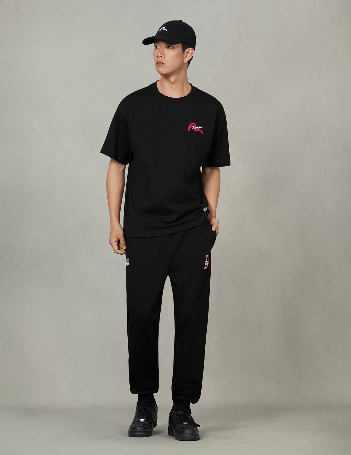 Henohenomohe Godhead Daicock Print Regular Fit Sweatpants