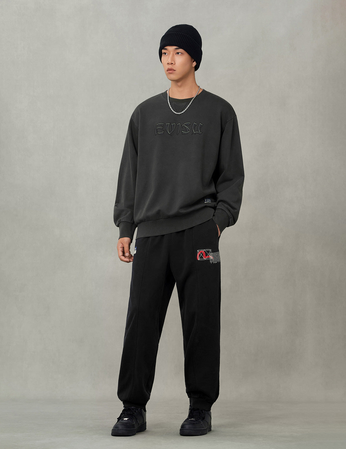 佛頭與商標刺繡休閒衛衣