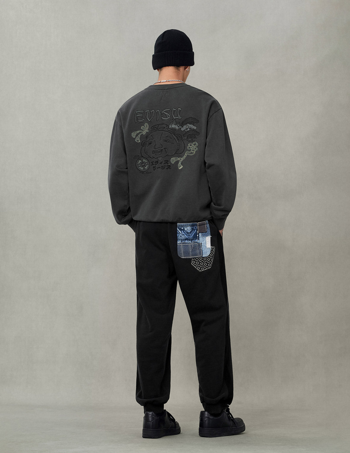 佛頭與商標刺繡休閒衛衣