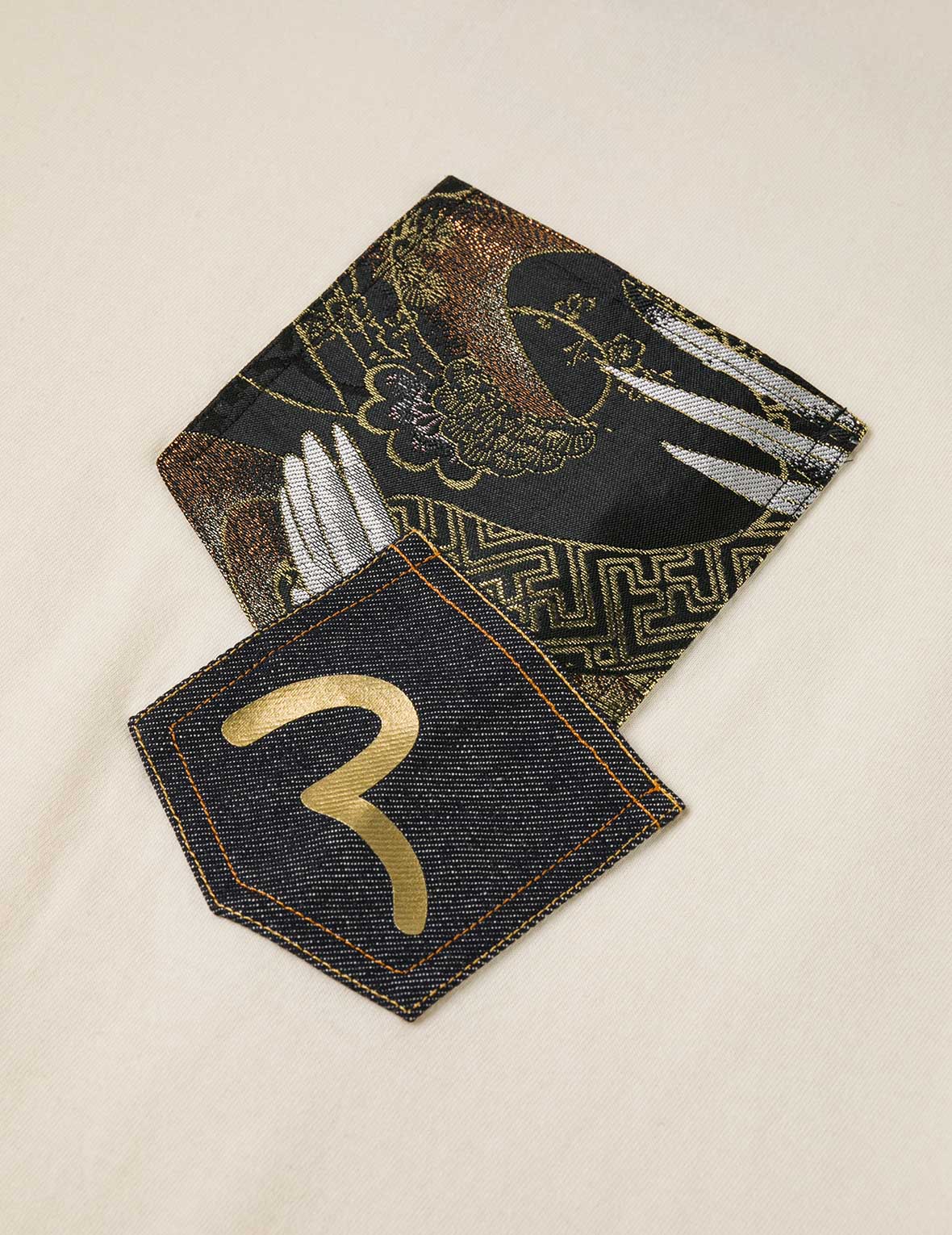 織錦口袋與海鷗燙金印花寬版T恤