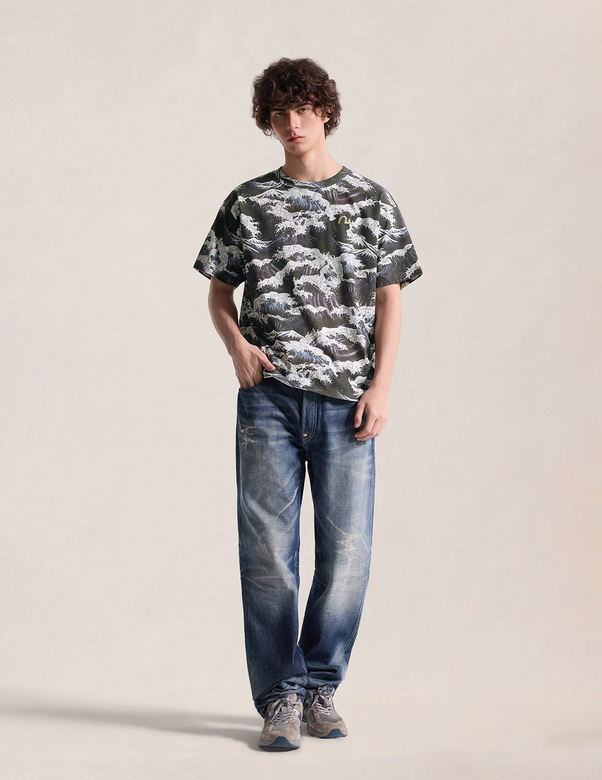 All-Over Wave Embroidered Seagull Tee
