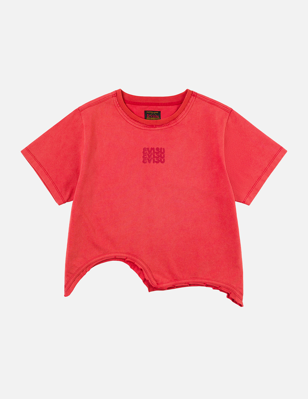 商標印花與破損細節時尚版型T恤