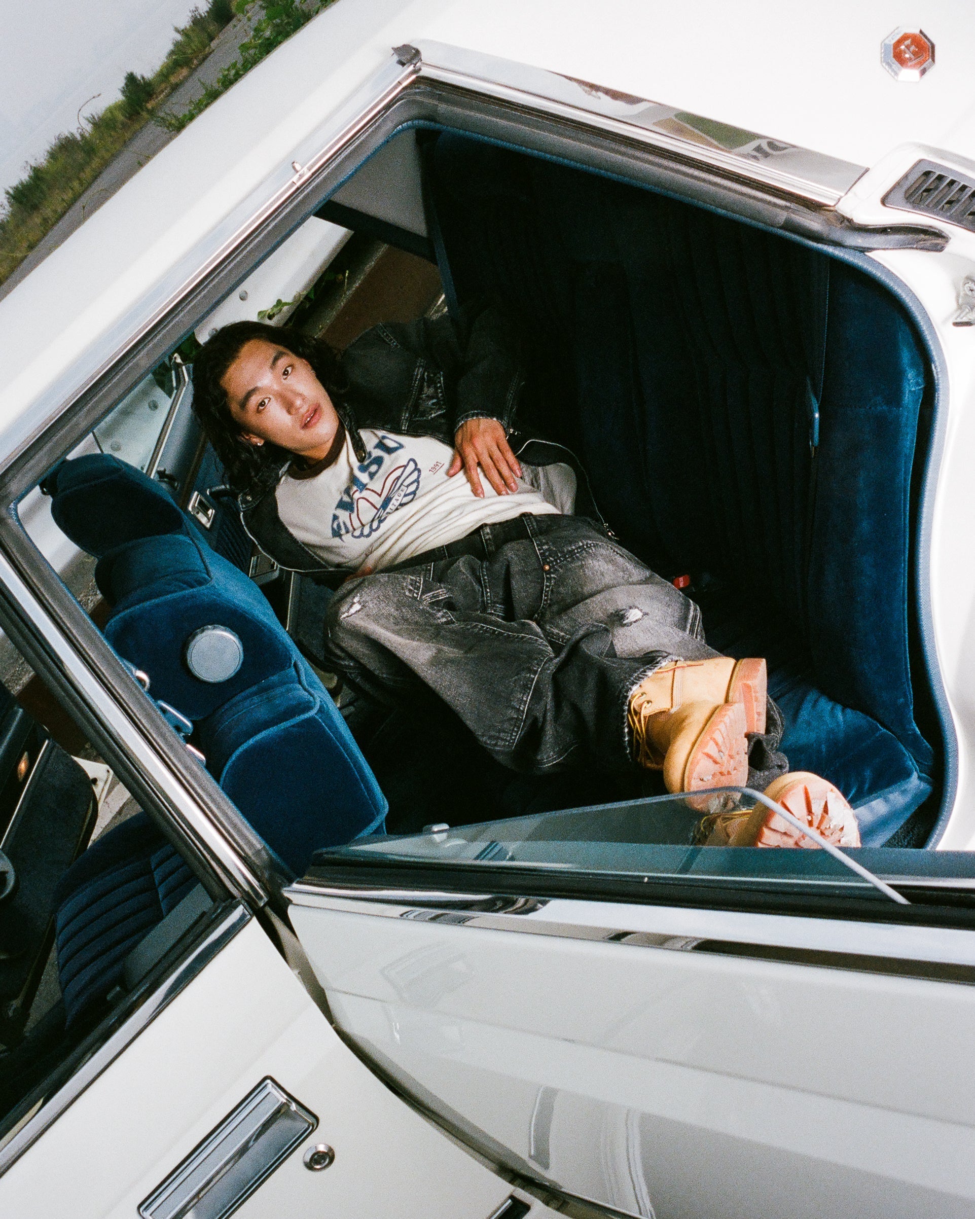 洗水海鷗刺繡常規版型牛仔騎士夾克