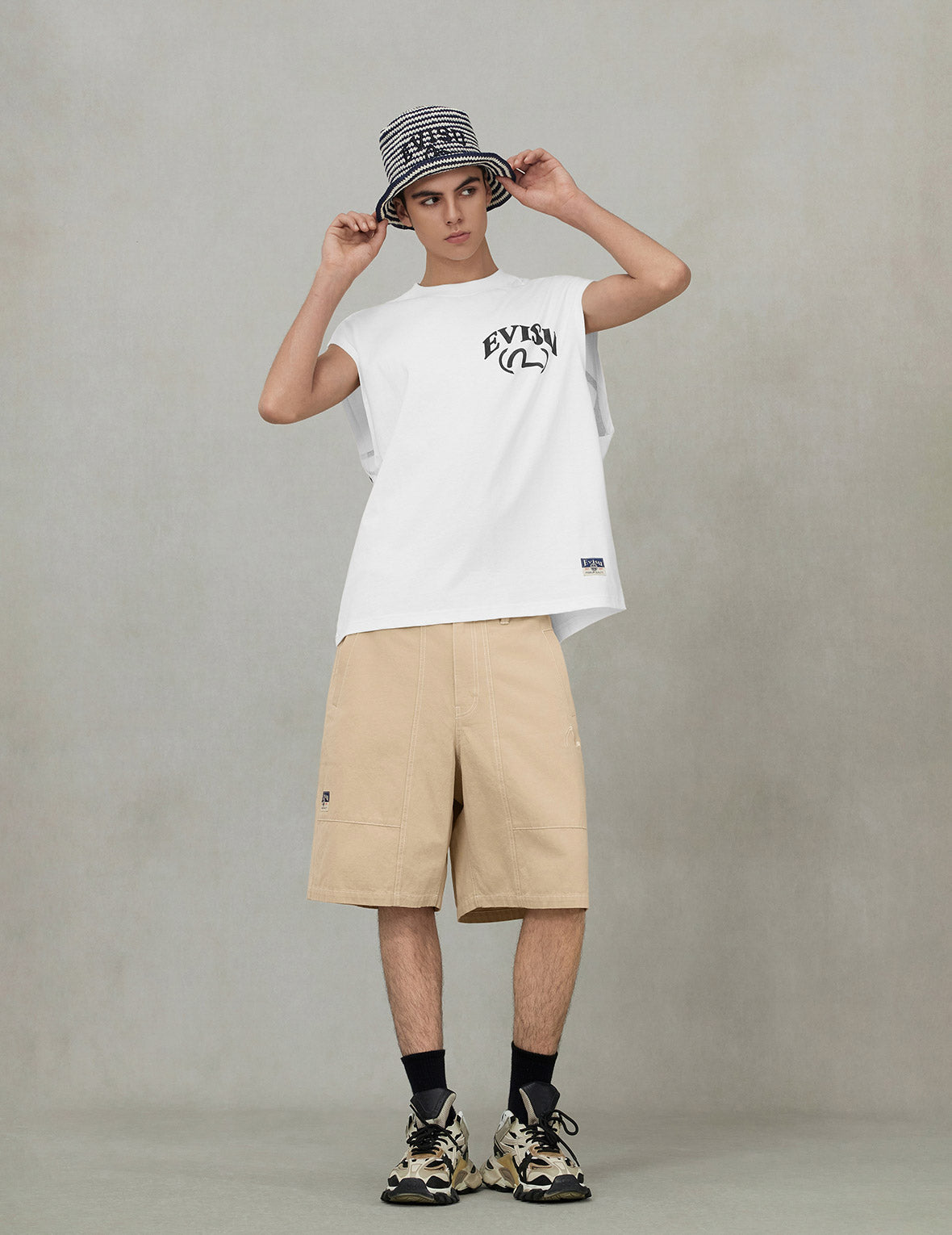 Allover Seagull Print Pocket Oversized Shorts