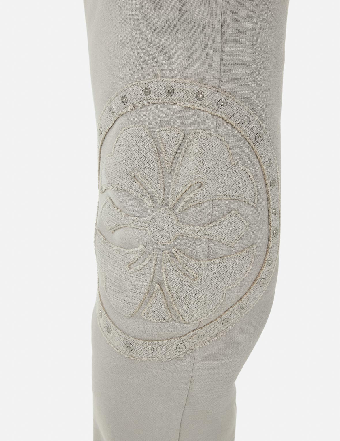 Kamon Appliqué and Fabric Blocking Fashion Fit Sweatpants