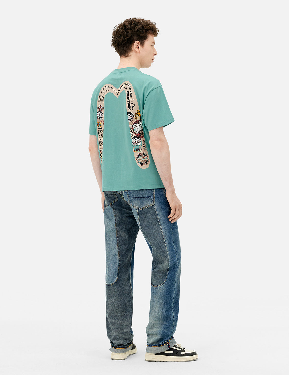 口號與圖騰大M印花寬版休閒T恤