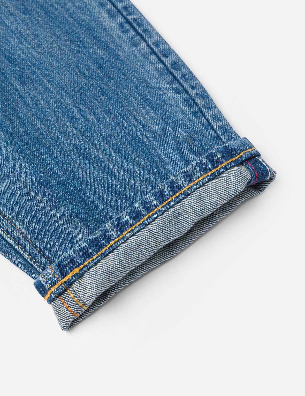 Washed Seagull Stud Straight Fit Jeans