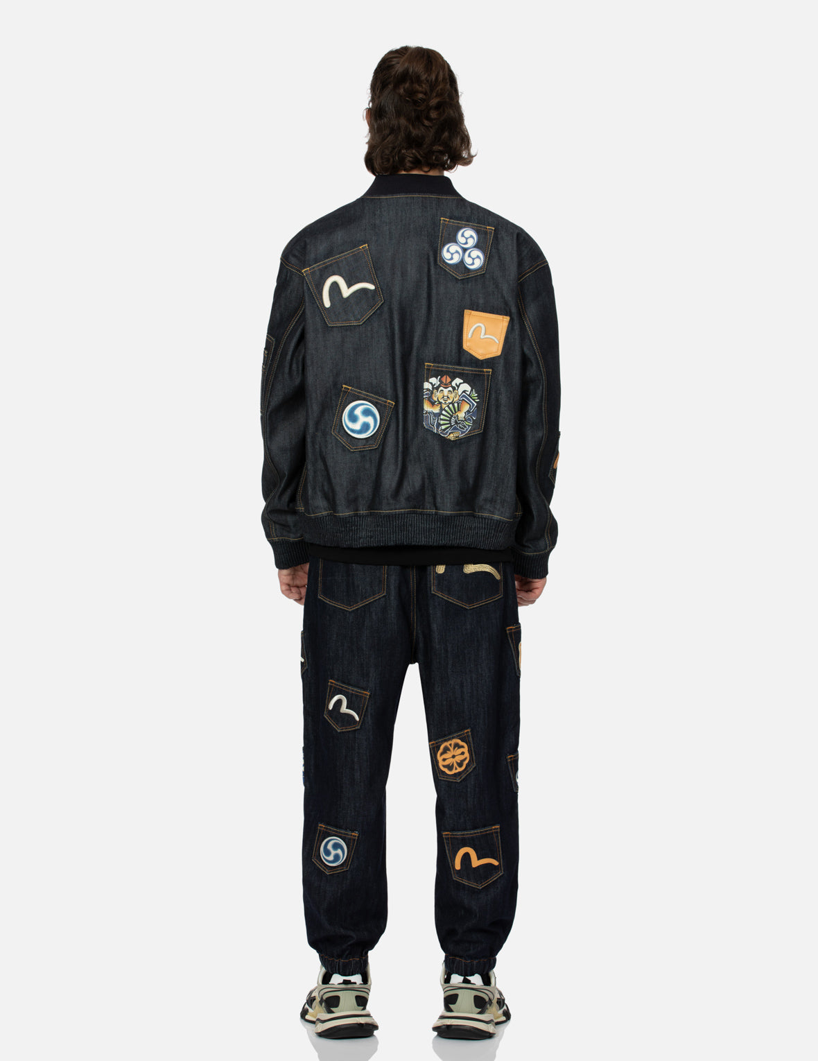 多重印花與多口袋寬版休閒牛仔外套