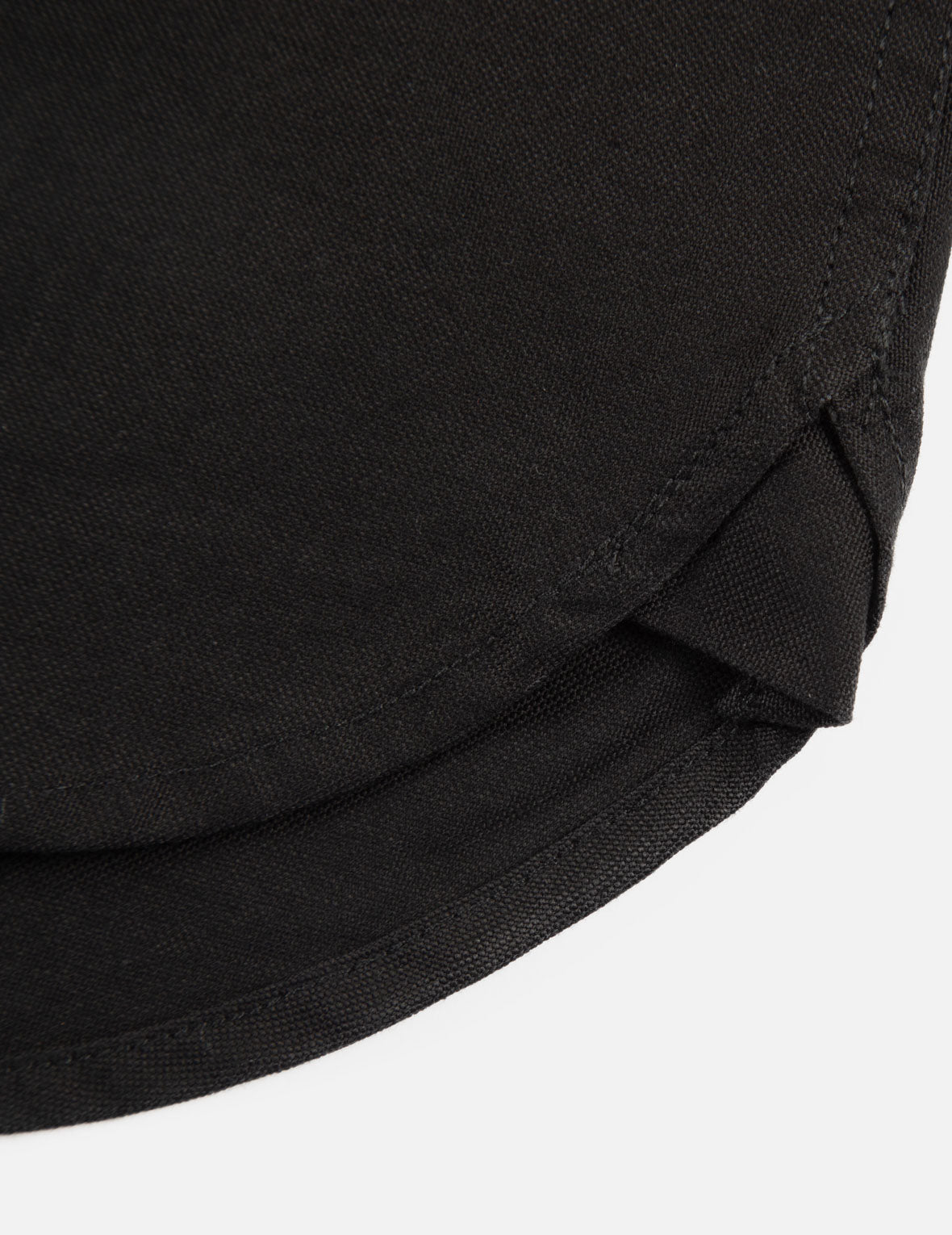 多口袋和商標貼布刺繡寬版休閒襯衫