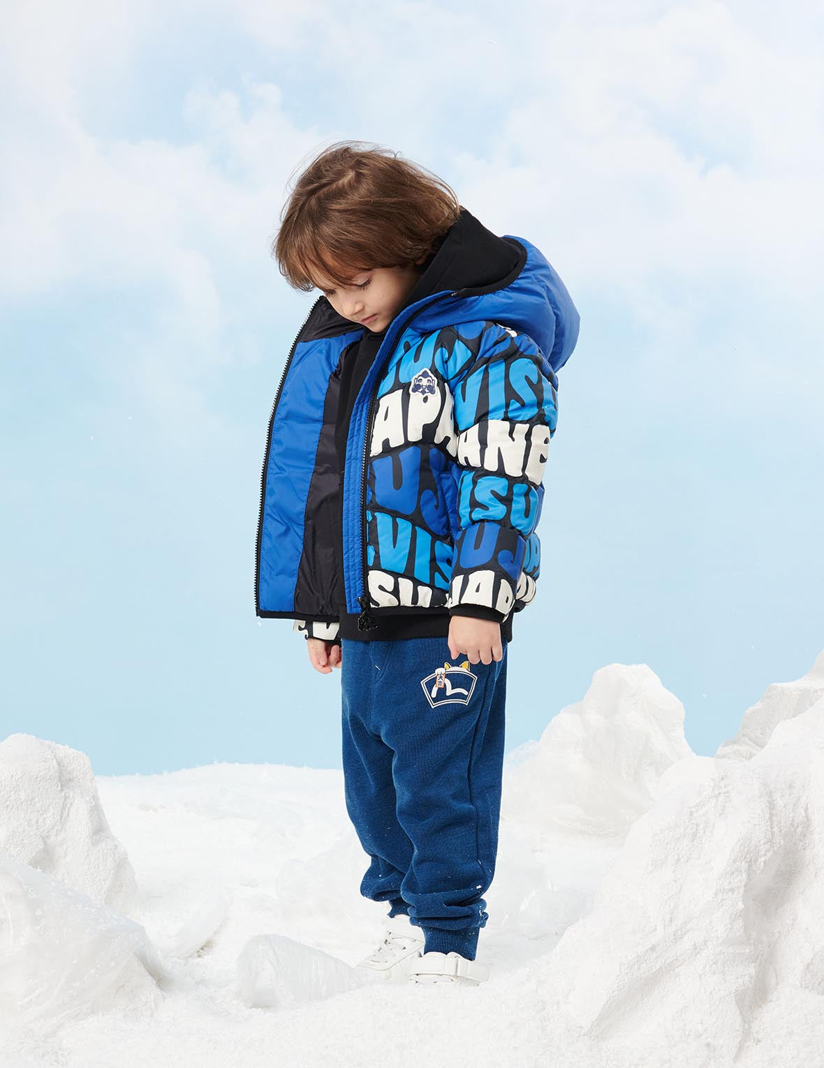 滿地波紋Logo印花羽絨夾克