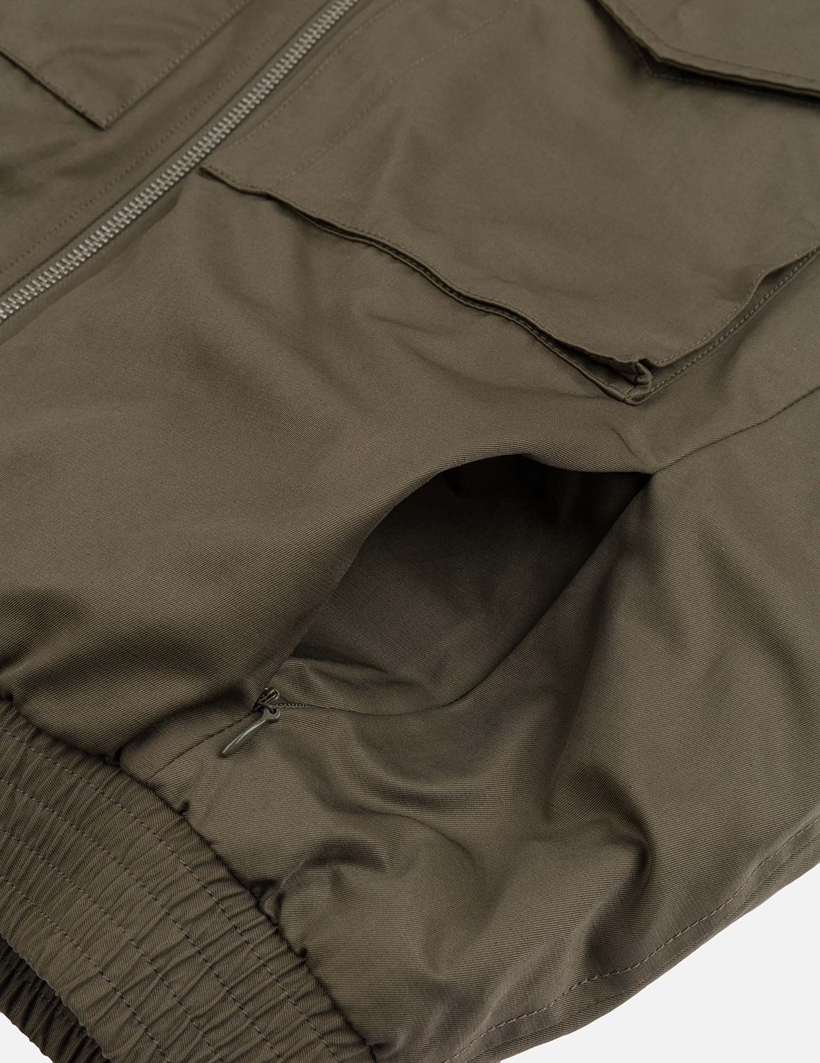 多重商標刺繡徽章常規版型夾棉飛行員外套