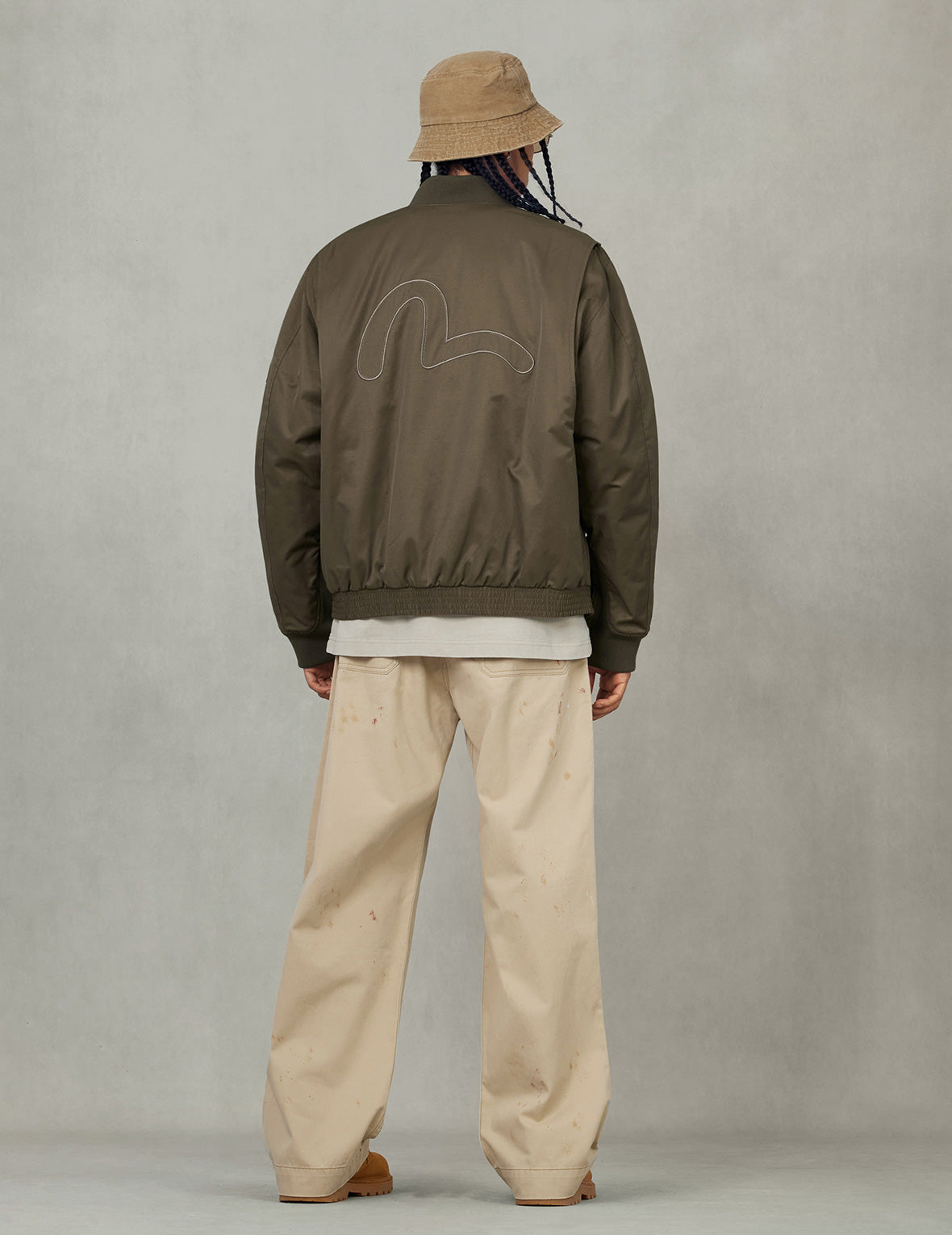 多重商標刺繡徽章常規版型夾棉飛行員外套