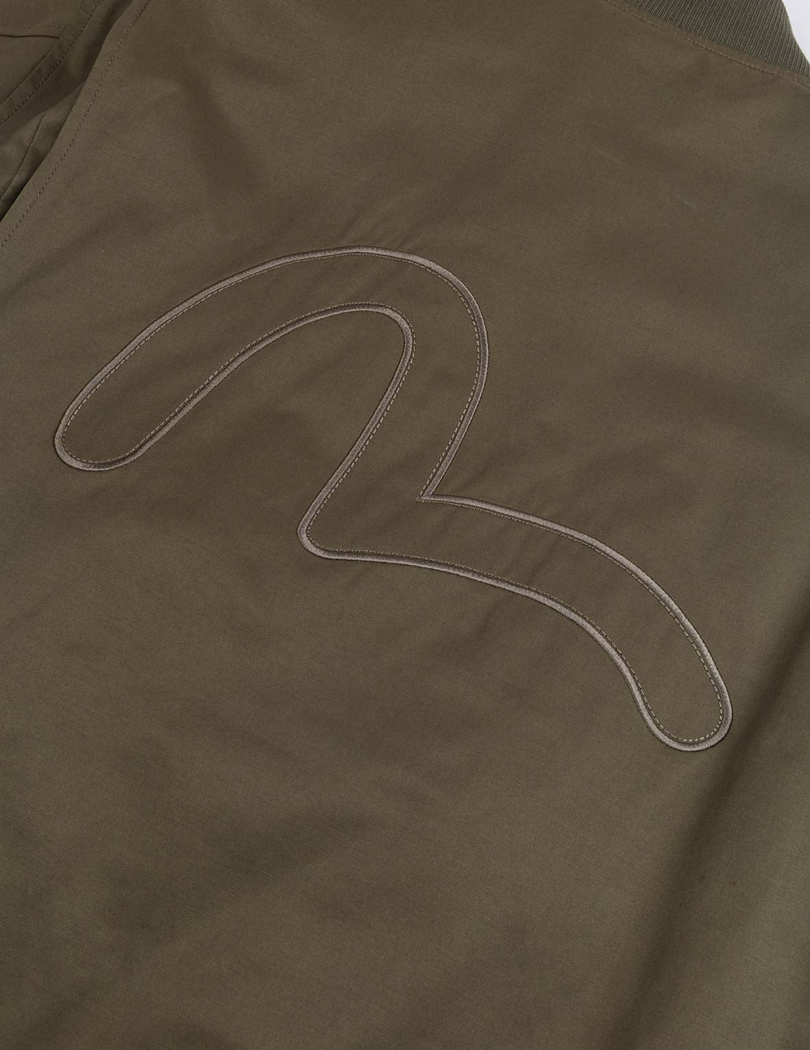 多重商標刺繡徽章常規版型夾棉飛行員外套