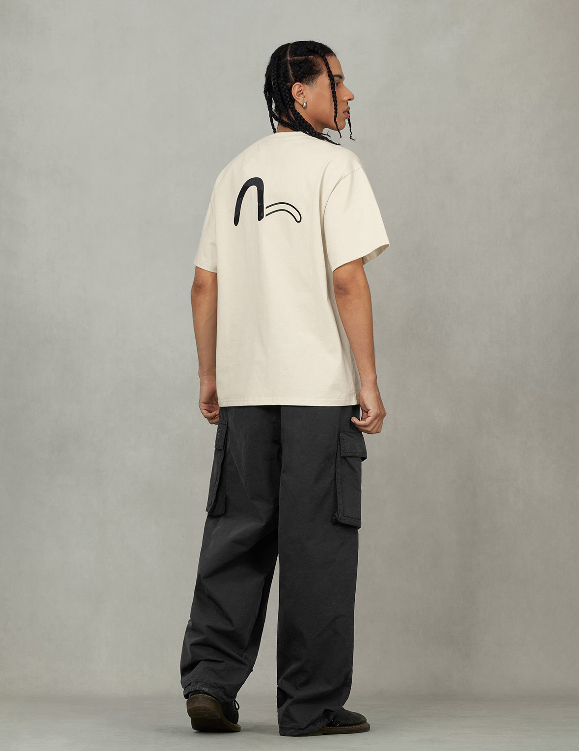 Logo Embroidery and multi-pocketsRelax Fit Cargo Pants