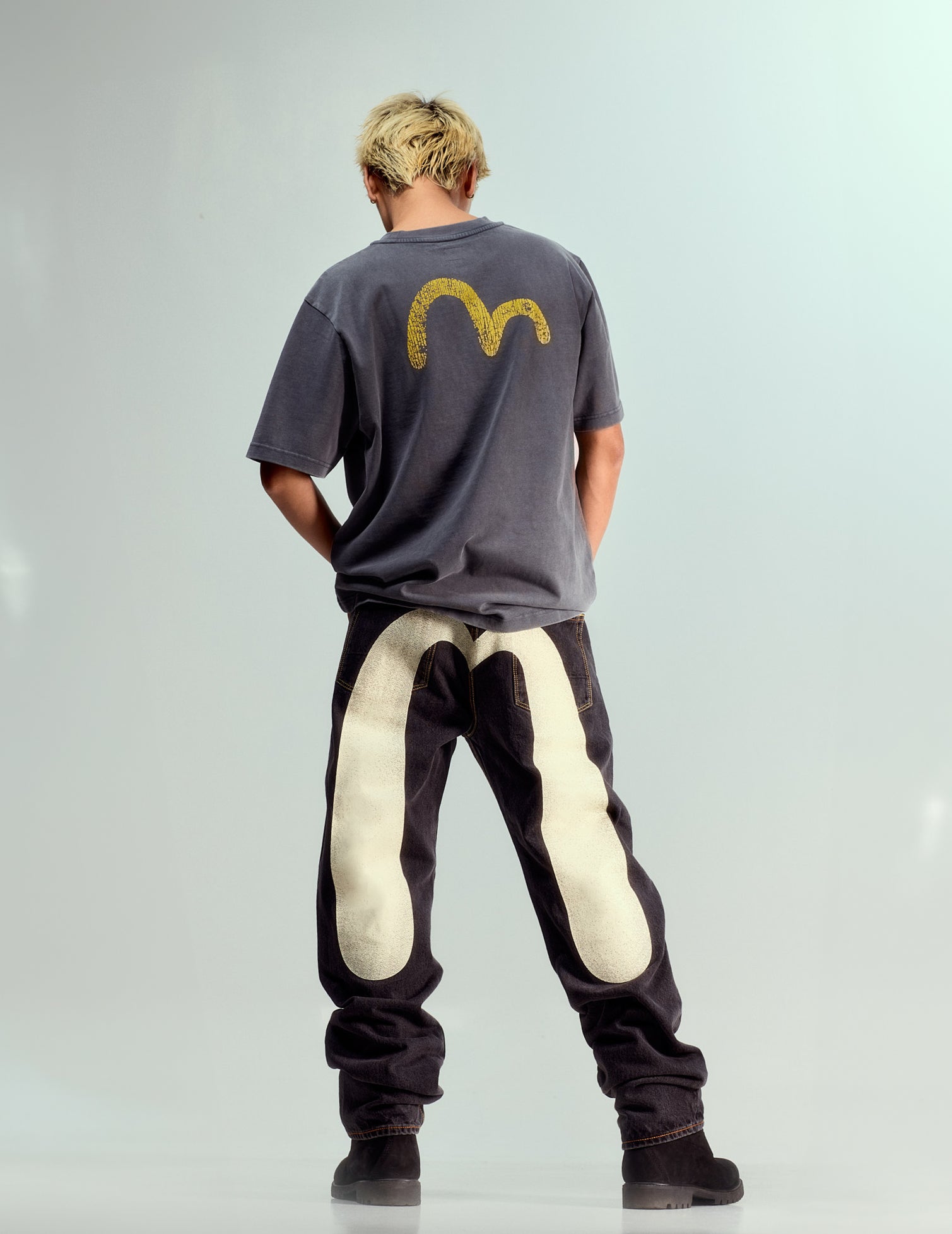 大Ｍ印花闊腳牛仔褲 #2000