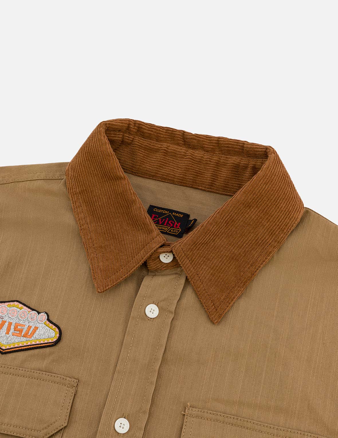 商標刺繡和多口袋寬版休閒長袖襯衫