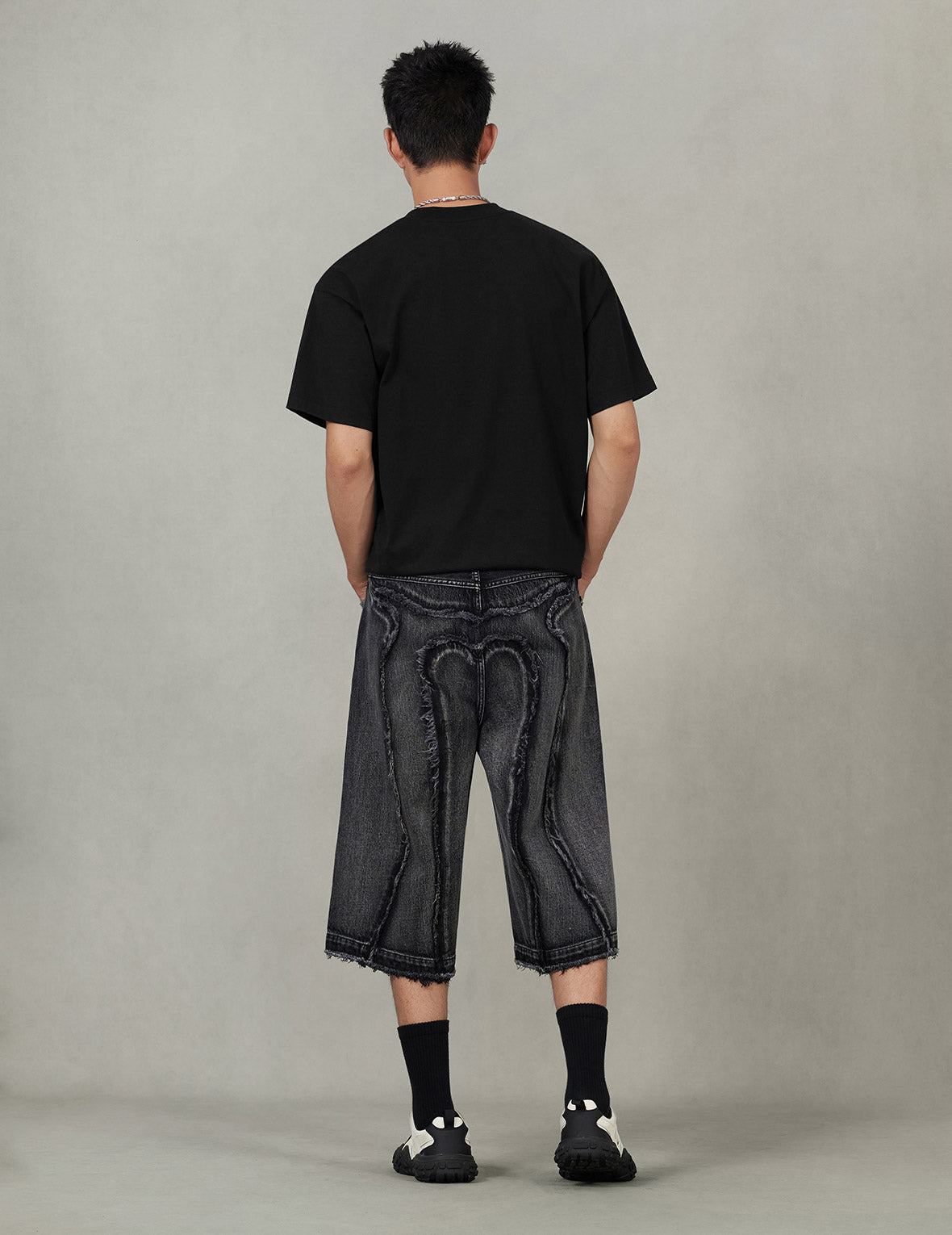 Distressed Daicock Print Fashion Fit Denim Shorts