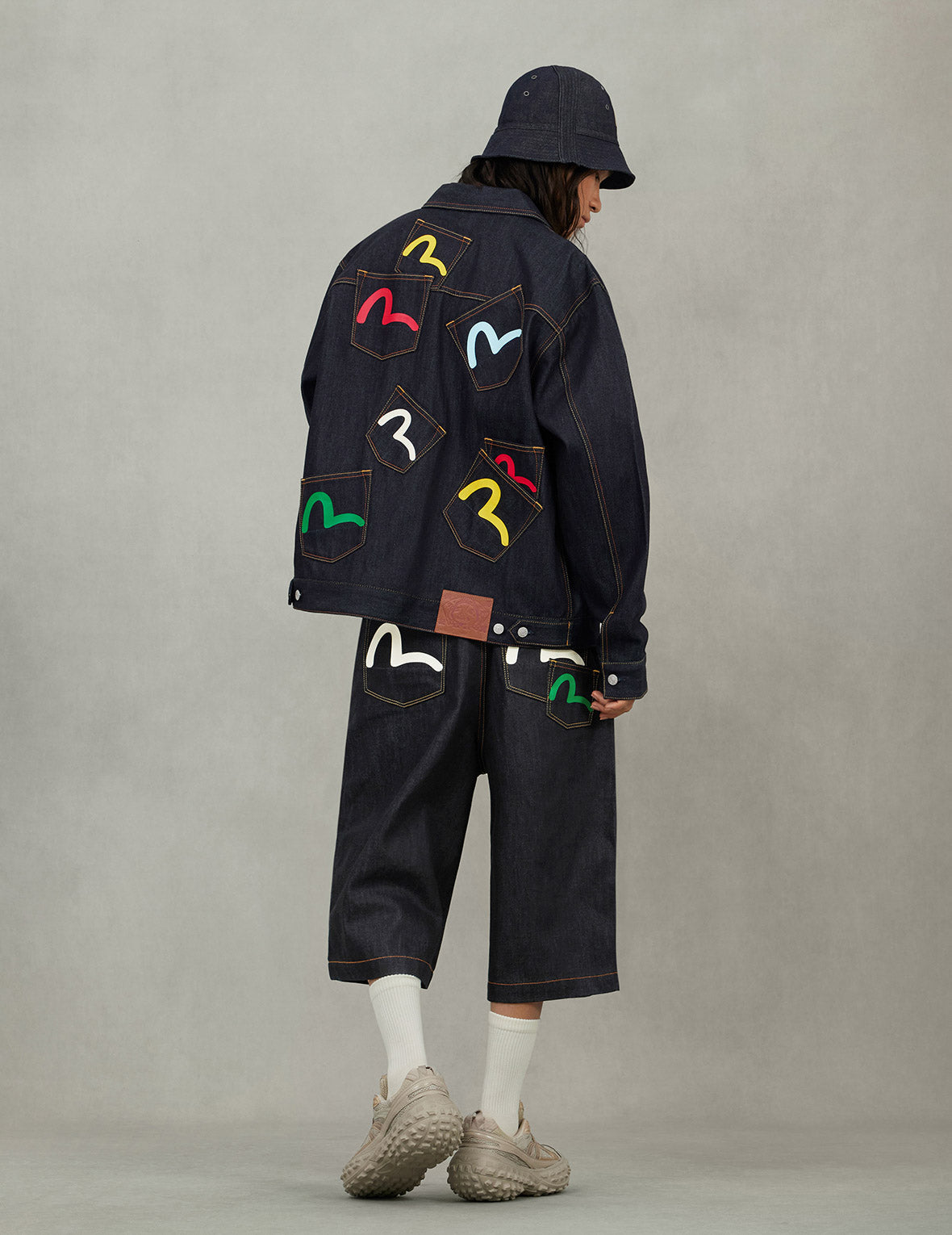 Seagull Print and Multi-Pocket Fashion Fit Denim Shorts