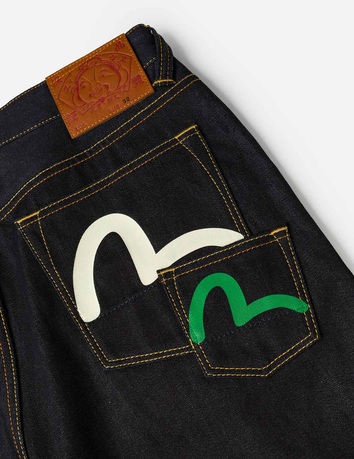 Seagull Print and Multi-Pocket Fashion Fit Denim Shorts