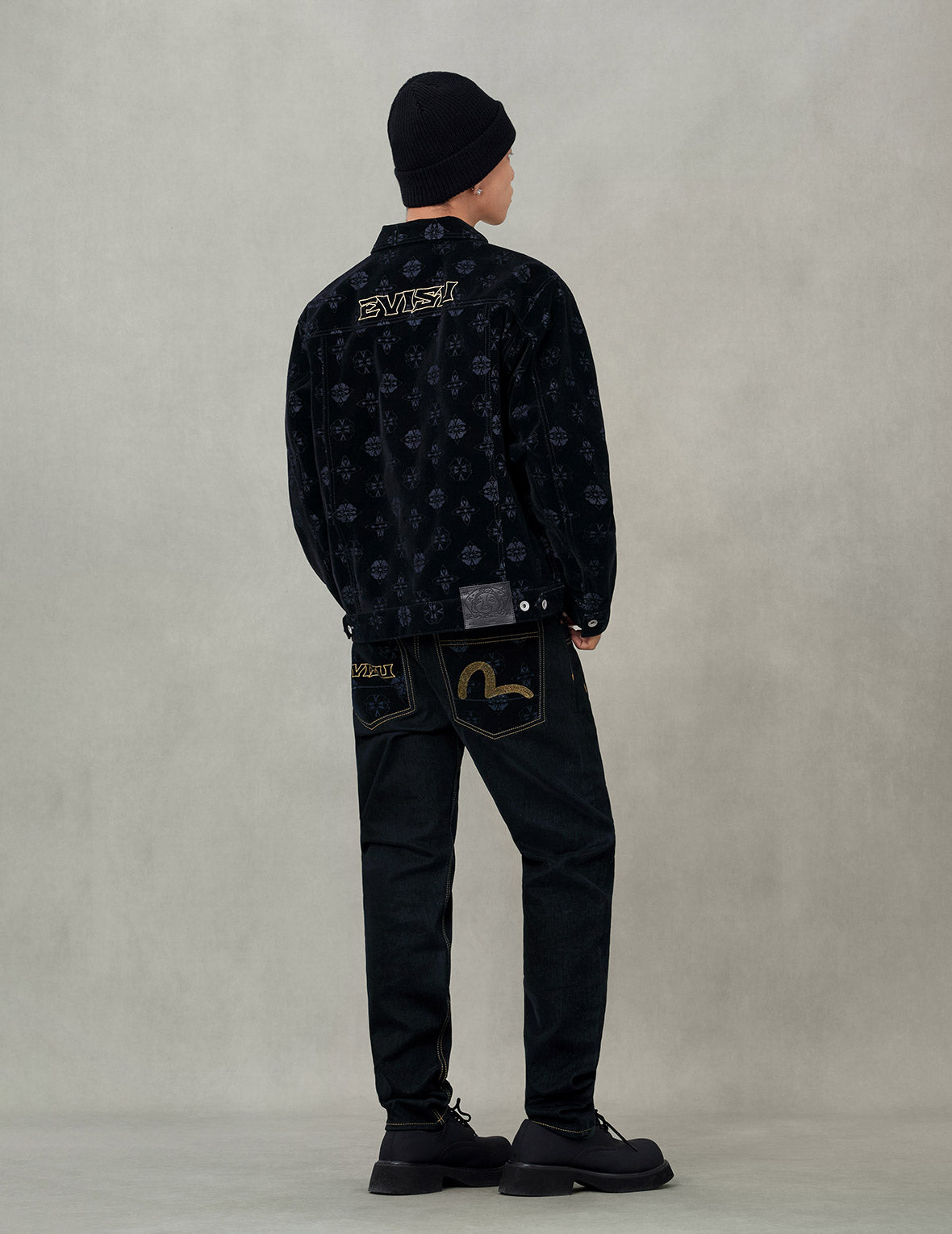 商標刺繡與海鷗印花窄腳牛仔褲 #2017