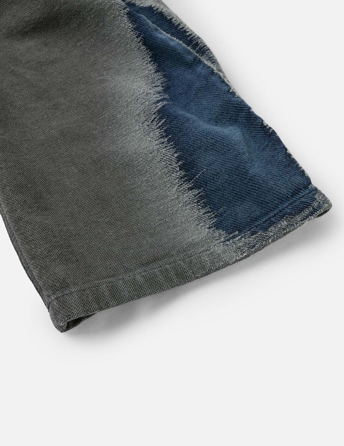 Washed Distressed Seagull Print 3D Cut Jeans