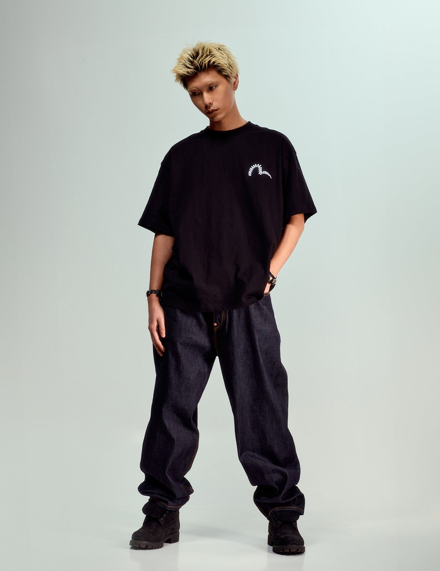 紅色大M印花寬鬆版型牛仔褲 #2038