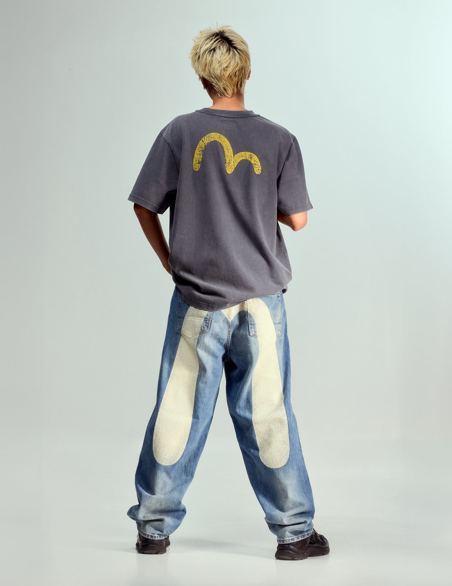 米白色大M印花寬鬆版型牛仔褲 #2038