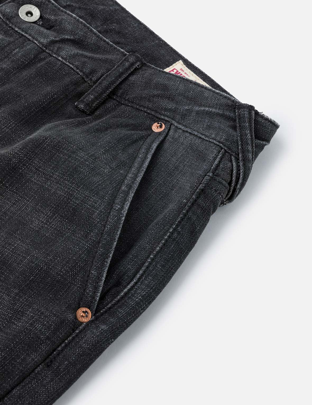 洗水海鷗和商標浮雕壓花常規版型束口牛仔褲