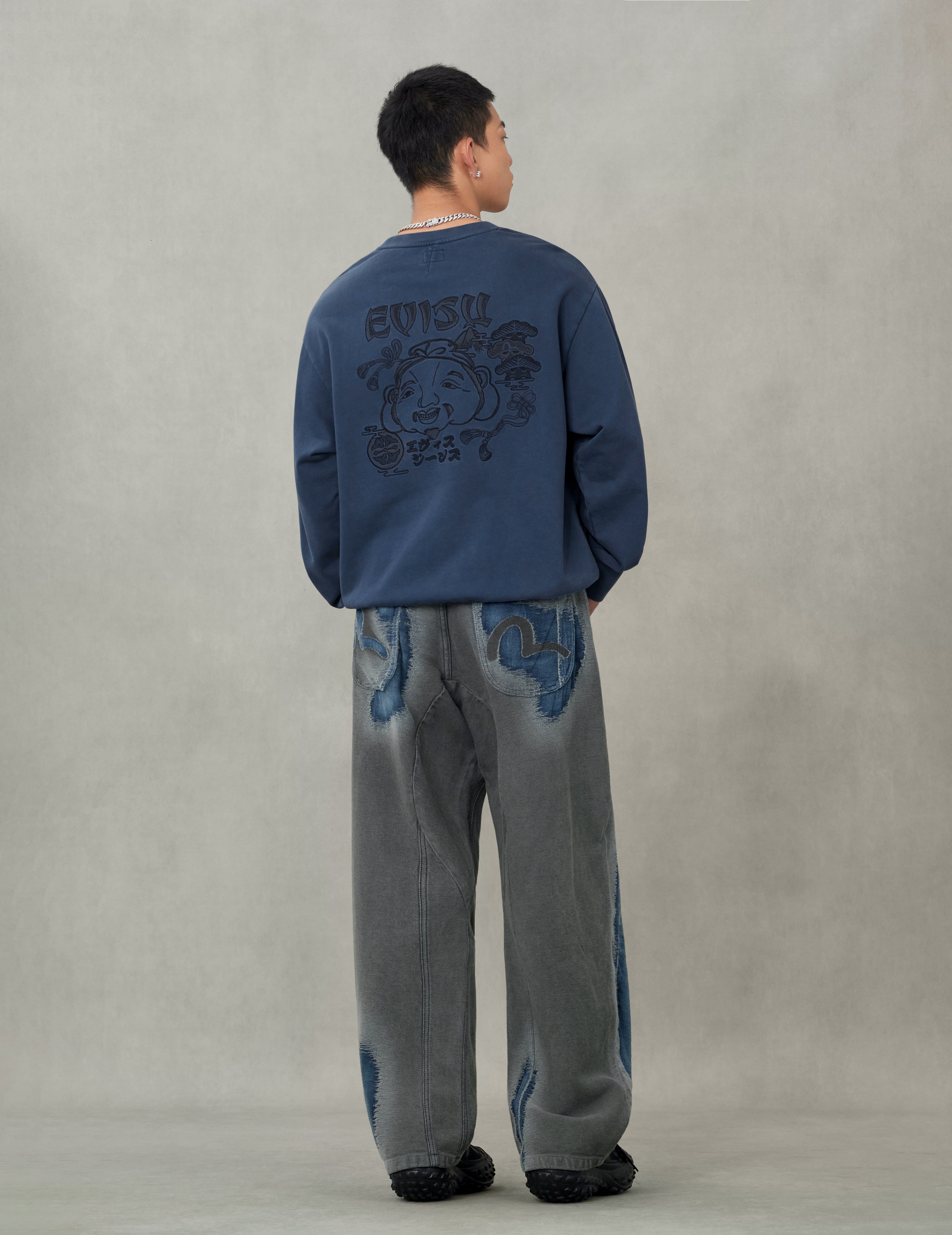 佛頭與商標刺繡休閒衛衣