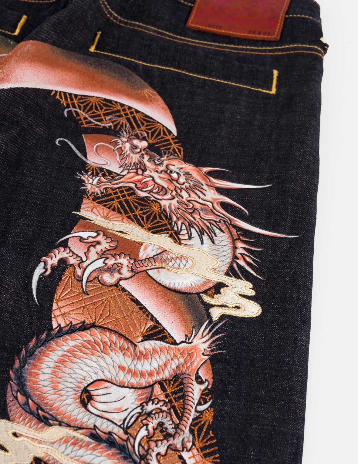 升龍纏繞大M刺繡赤耳牛仔褲 #2017
