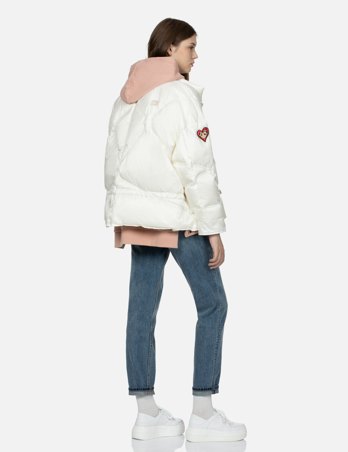 標誌及達磨愛心刺繡章時尚版型羽絨外套