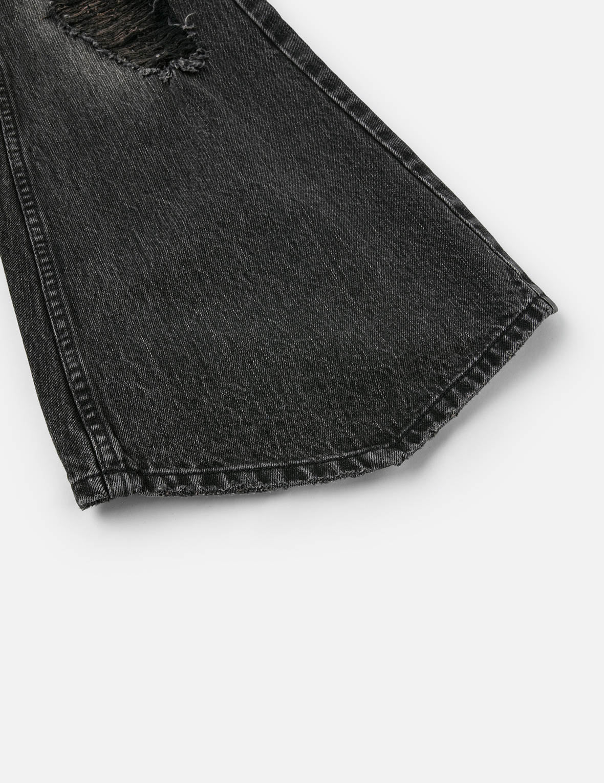 斑駁海鷗印花和解構時尚版型牛仔喇叭褲裙