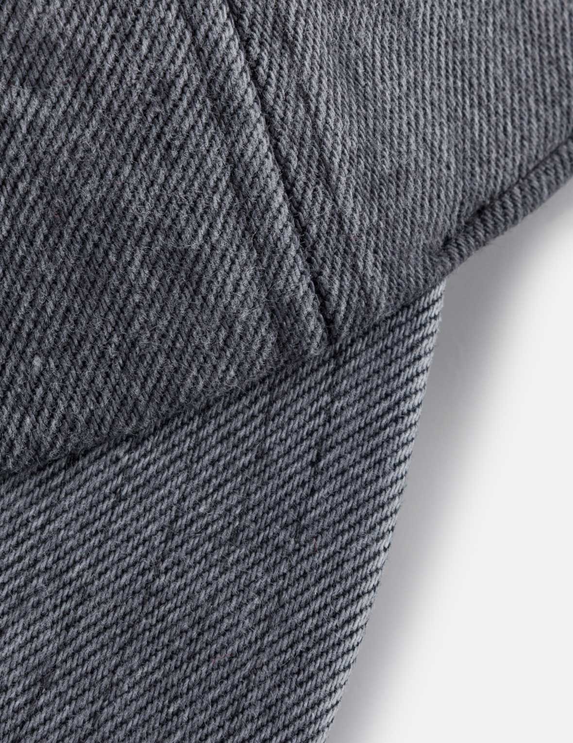 工人刺繡做舊牛仔帽