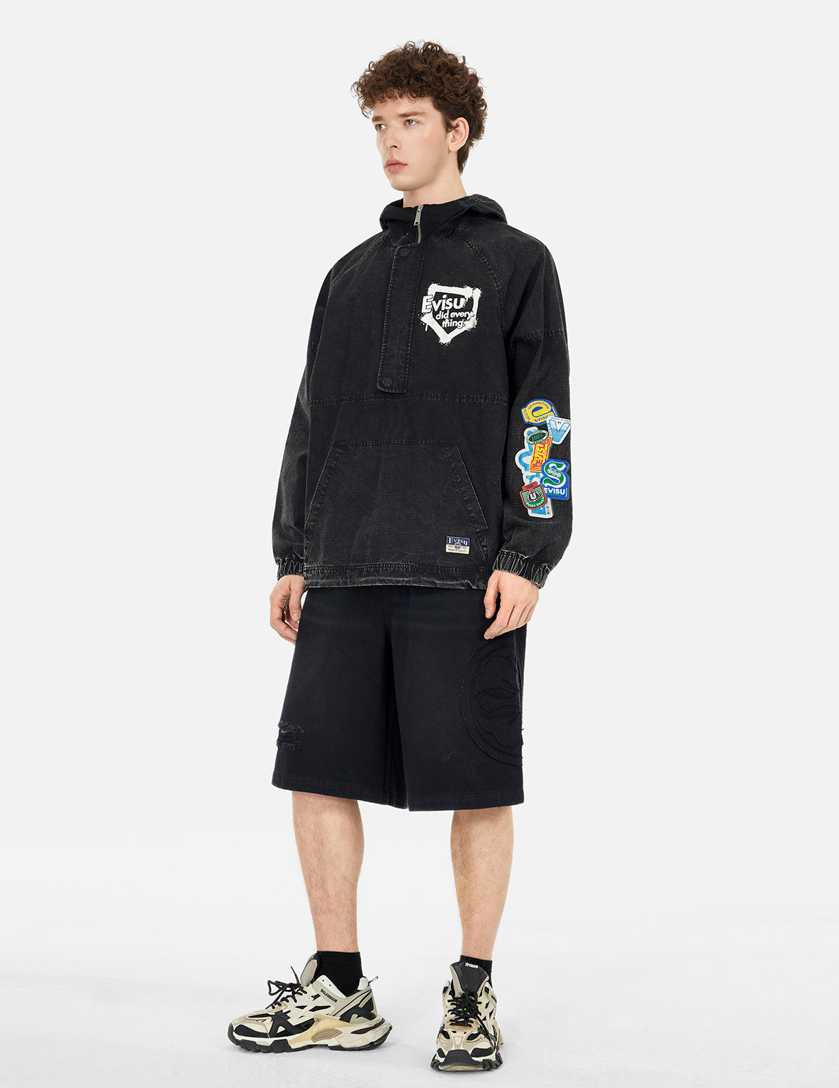 Kamon Appliqué Fashion Fit Denim Shorts