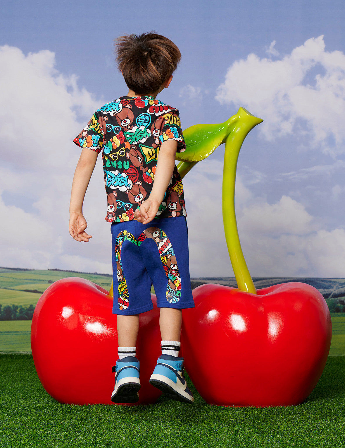 塗鴉風多重印花常規版型T恤